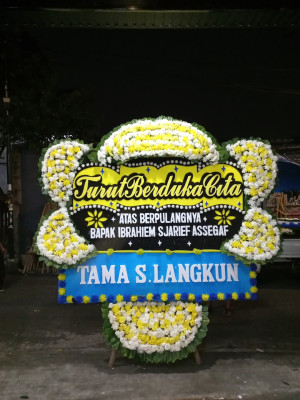 Papan Bunga Duka di Kalipare